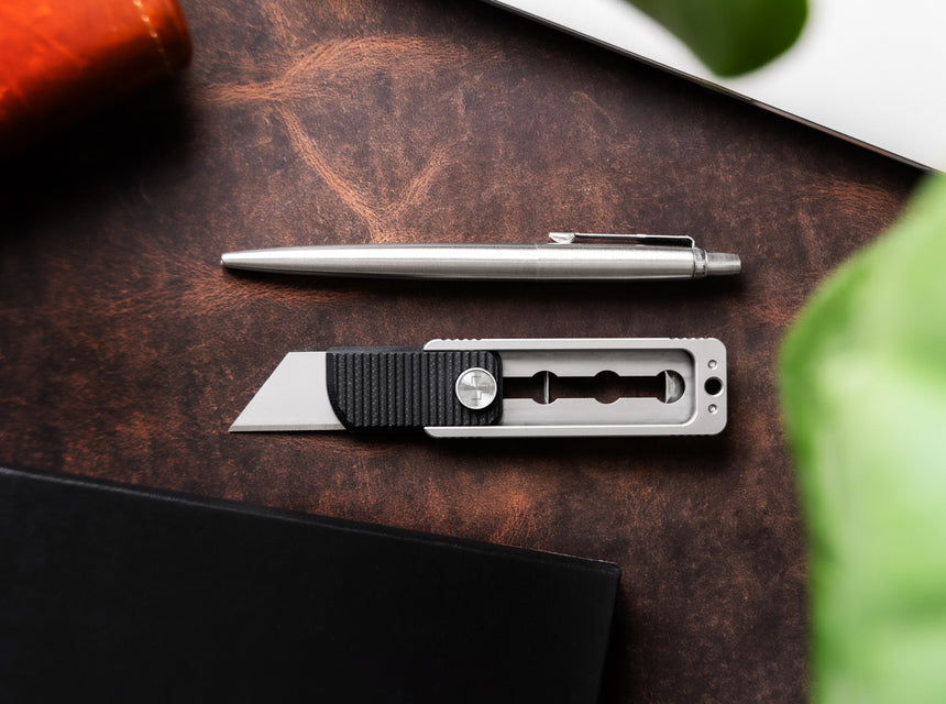 https://shopify-staged-uploads.storage.googleapis.com/tmp/64174981282/products/94e464e4-b4ac-4ad0-abe1-9f3ad1ee714c/01bo915_7.jpg