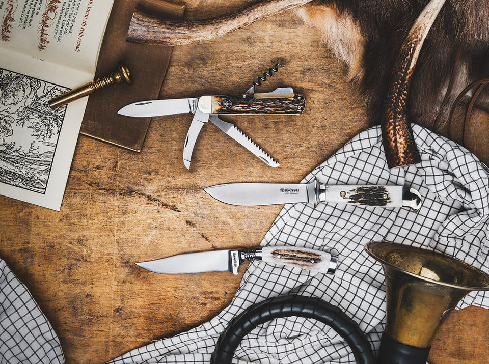 Traditionelle Böker Jagdmesser mit Hirschhorn- und Holzgriff – feststehende Jagdnicker, Aufbrechmesser, Abfangmesser und Jagdtaschenmesser aus Solingen